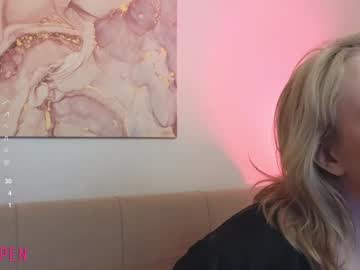 Lunalovelyy_ Chaturbate stream image from February 03, 2025
