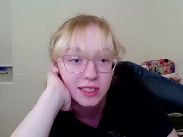 Blonde_Katie Chaturbate stream image from February 03, 2025