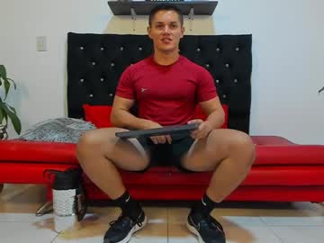 Julian_Wallace Chaturbate stream image from February 03, 2025