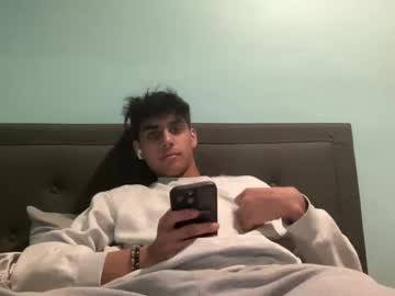 Raymondg8596 Chaturbate stream image from February 03, 2025