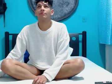 Matthew_Hawk19 Chaturbate stream image from February 03, 2025