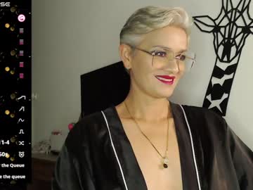 Scarlett_Paris Chaturbate stream image from February 03, 2025