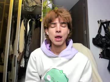 Santy_Kitty Chaturbate stream image from February 04, 2025