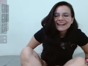 Tiny_Caroline Chaturbate stream image from February 04, 2025