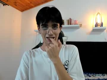 Nohatwink Chaturbate stream image from February 04, 2025