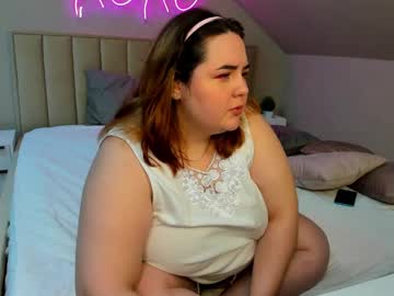 Helga_Fitzgerald Chaturbate stream image from February 04, 2025