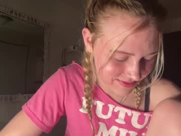 Kayclaire Chaturbate stream image from February 04, 2025
