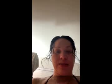 Kiannaluv Chaturbate stream image from February 04, 2025