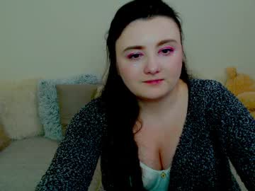 Little_Cuttty Chaturbate stream image from February 04, 2025