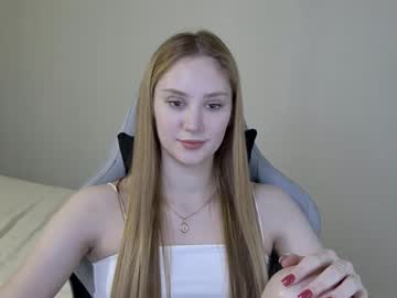 Laylla001 Chaturbate stream image from February 04, 2025