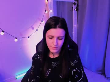 Kiminonawwwa Chaturbate stream image from February 04, 2025