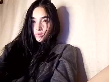 Alisson369_ Chaturbate stream image from February 04, 2025