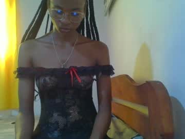 Juliexexy Chaturbate stream image from February 04, 2025