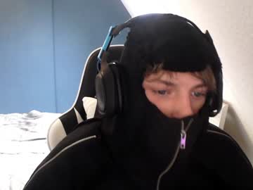 Smallsletters Chaturbate stream image from February 04, 2025