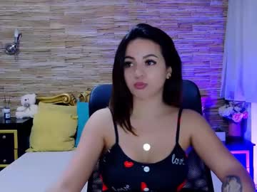 Renesmesweet Chaturbate stream image from February 04, 2025