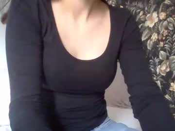 Hotwinterxx Chaturbate stream image from February 04, 2025