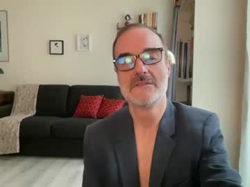 Maxbow Chaturbate stream image from February 04, 2025