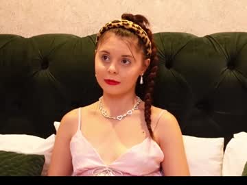 Milenalynn Chaturbate stream image from February 04, 2025