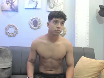 Tayler_Snow Chaturbate stream image from February 04, 2025