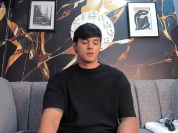 Kravenn_ Chaturbate stream image from February 04, 2025