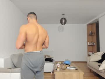 Roberto4ever Chaturbate stream image from February 04, 2025