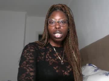 Madamindigo Chaturbate stream image from February 04, 2025