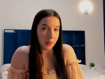 Cwenacuff Chaturbate stream image from February 04, 2025