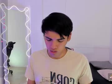 Theo_Tay Chaturbate stream image from February 04, 2025