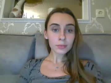 Barbie_Giirls_ Chaturbate stream image from February 04, 2025