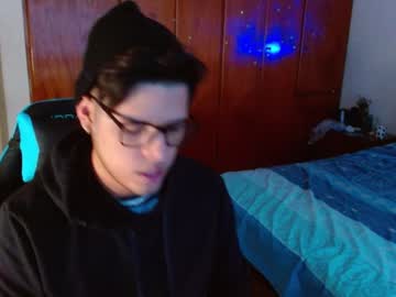 Slogan_30 Chaturbate stream image from February 04, 2025
