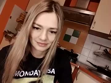 Krisssexi Chaturbate stream image from February 04, 2025
