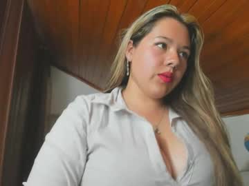 Lina_Browm Chaturbate stream image from February 04, 2025
