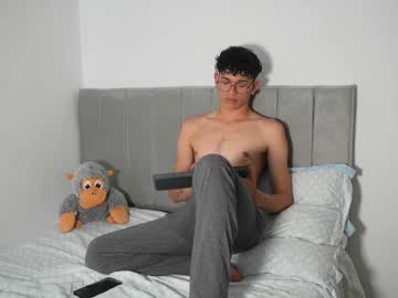 Pling9998 Chaturbate stream image from February 04, 2025