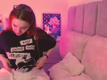 Alphinafox Chaturbate stream image from February 04, 2025