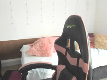 Kitty_Violet_ Chaturbate stream image from February 04, 2025