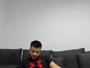 Jeremyscharm Chaturbate stream image from February 05, 2025