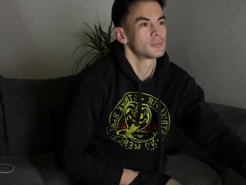 Xhumvers Chaturbate stream image from February 05, 2025