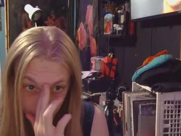 Gothblondelegend Chaturbate stream image from February 05, 2025