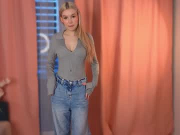 Henriettacreswell Chaturbate stream image from February 05, 2025