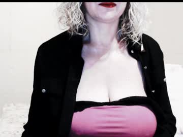 Naughtyjenniferxx Chaturbate stream image from February 05, 2025
