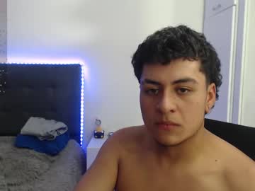 Gold_Lovers Chaturbate stream image from February 05, 2025