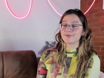 Hazelbrownn23 Chaturbate stream image from February 05, 2025