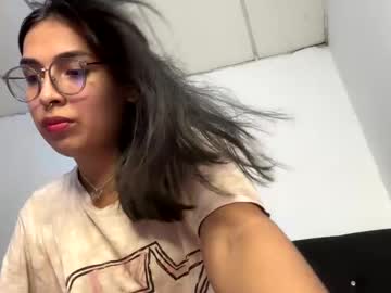 Yara_2005 Chaturbate stream image from February 05, 2025
