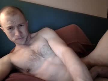 Manlyflirtynerd Chaturbate stream image from February 05, 2025