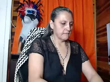 Merlyna_Goldens Chaturbate stream image from February 05, 2025