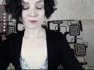 Tinawincee Chaturbate stream image from February 05, 2025