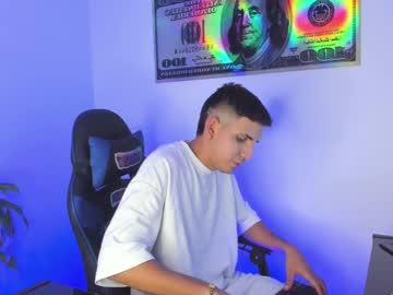Martinfenixxx Chaturbate stream image from February 05, 2025