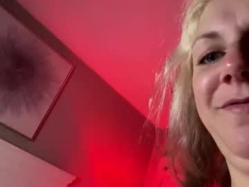 Yourfavoritecouple696969 Chaturbate stream image from February 05, 2025