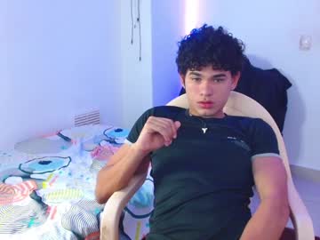 Zyrosxk Chaturbate stream image from February 05, 2025