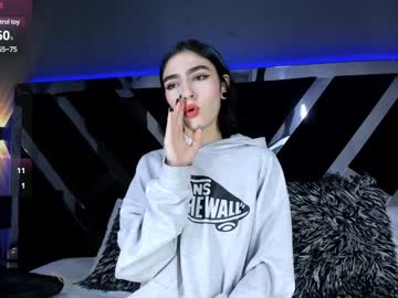 Emiliaponce Chaturbate stream image from February 05, 2025
